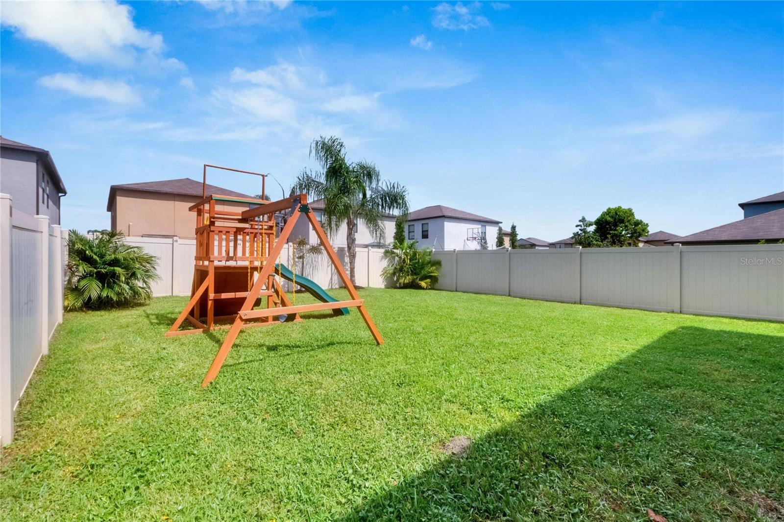 Photo 4 of 12716 HAMPTON HILL DR