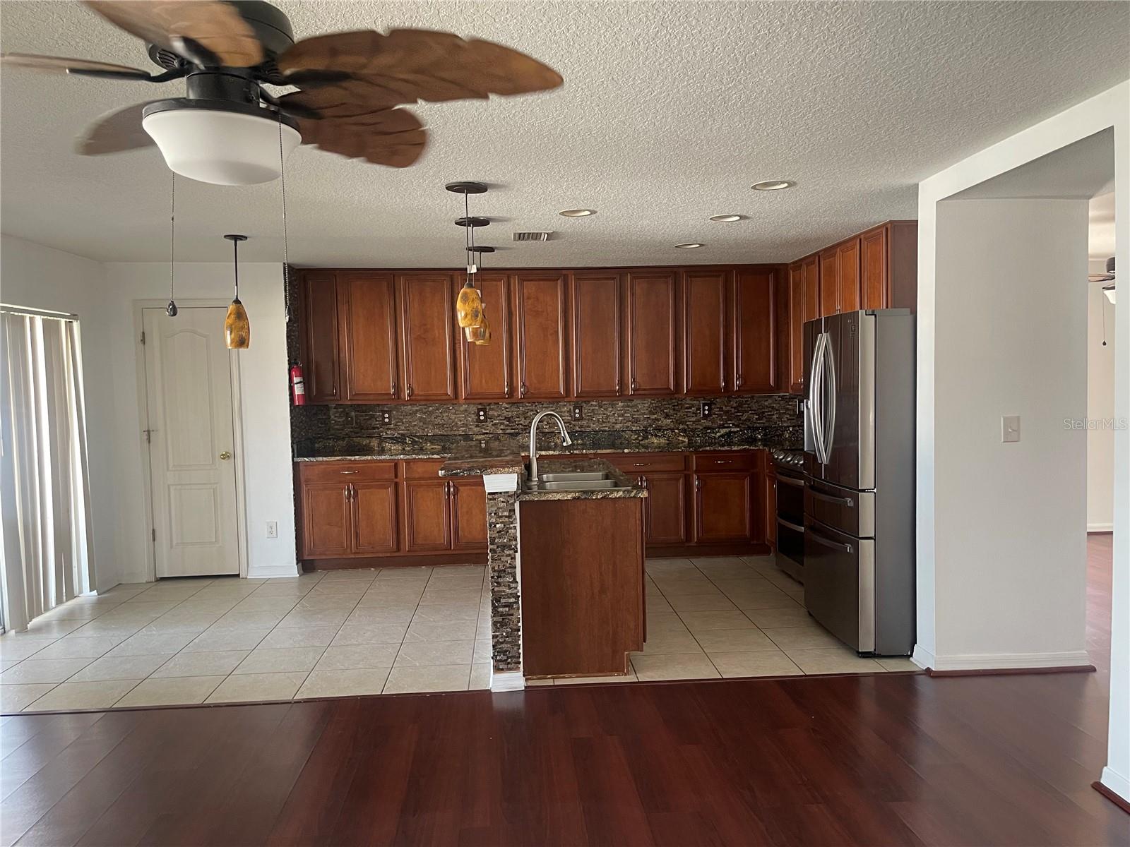 Photo 4 of 423 CHIMNEY ROCK DR