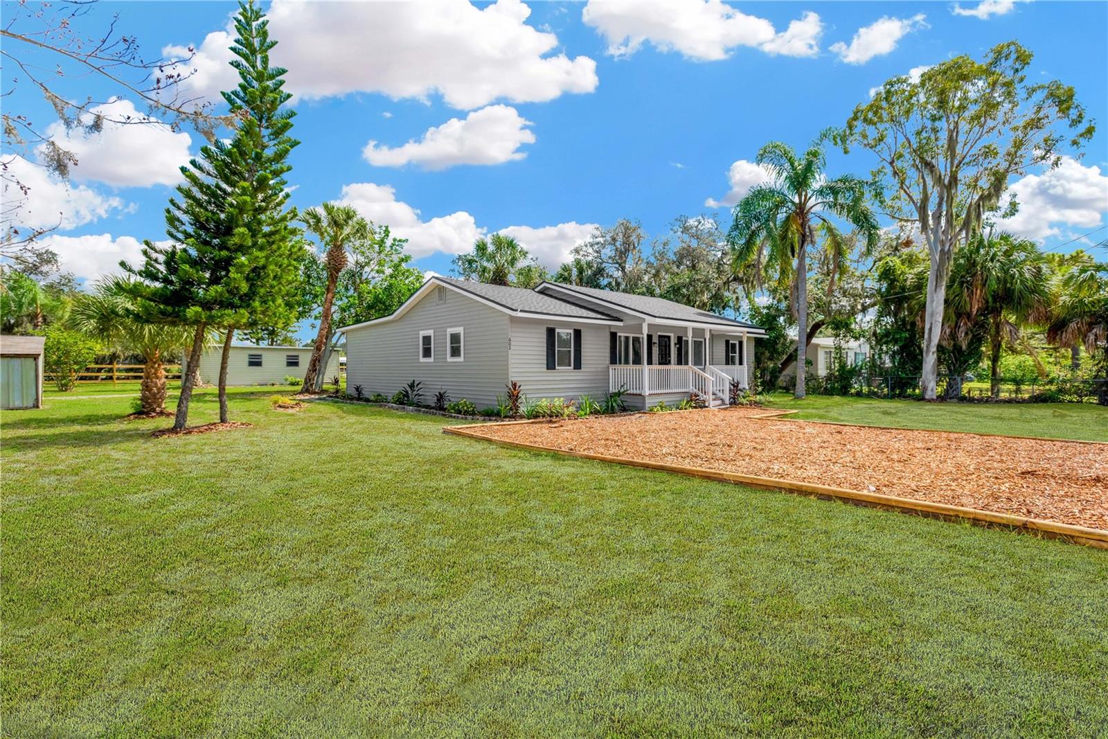 Photo of 602 STEPHENS RD in RUSKIN, FL