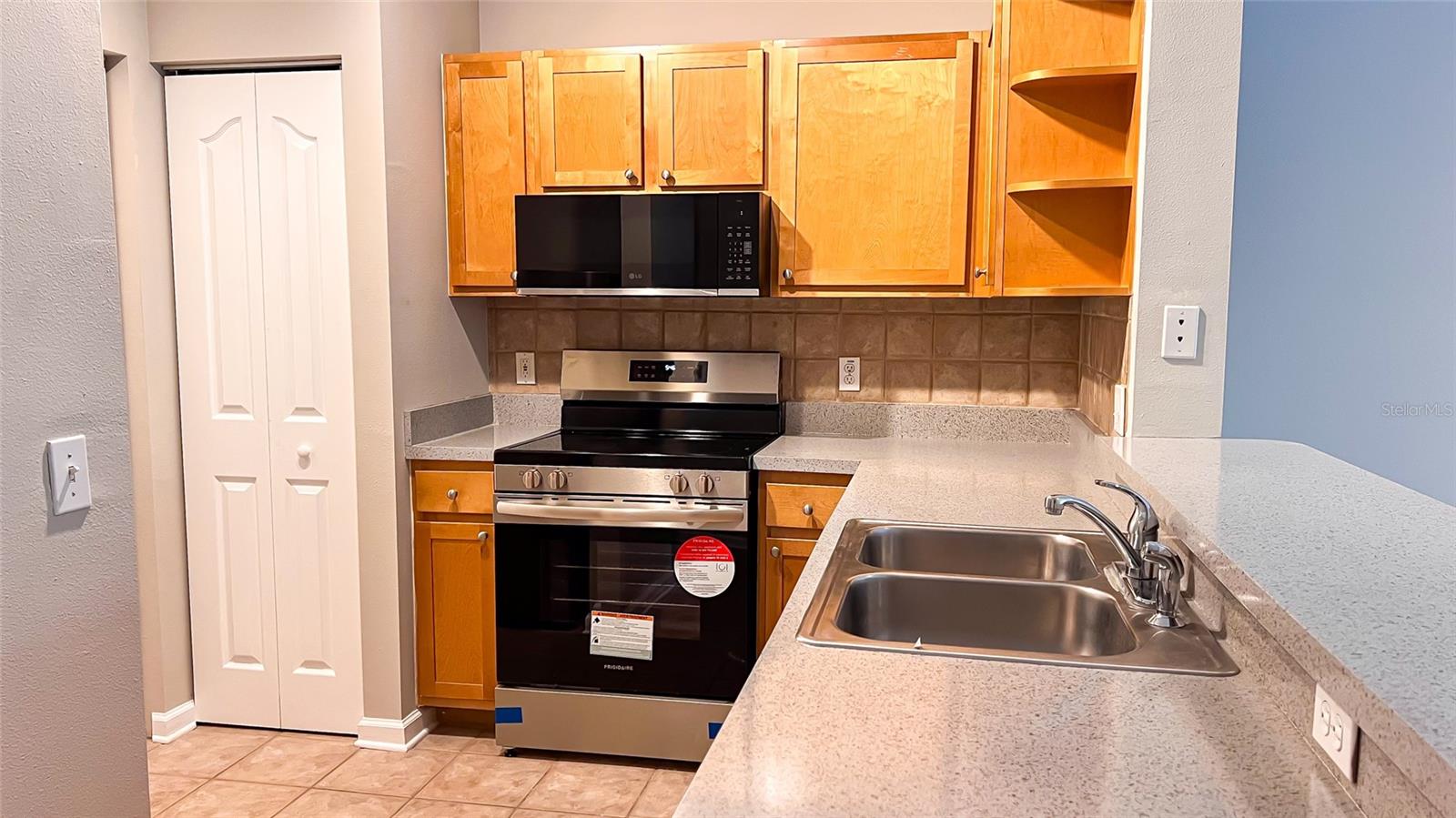 Photo 6 of 4207 S DALE MABRY HWY #12204