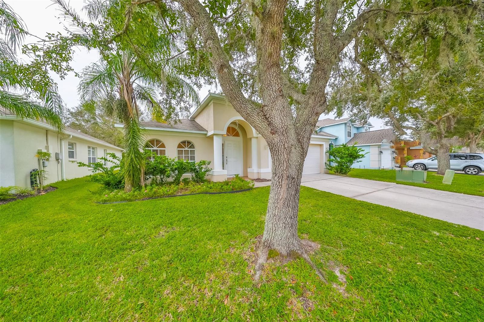 Photo 3 of 4550 LISETTE CIR