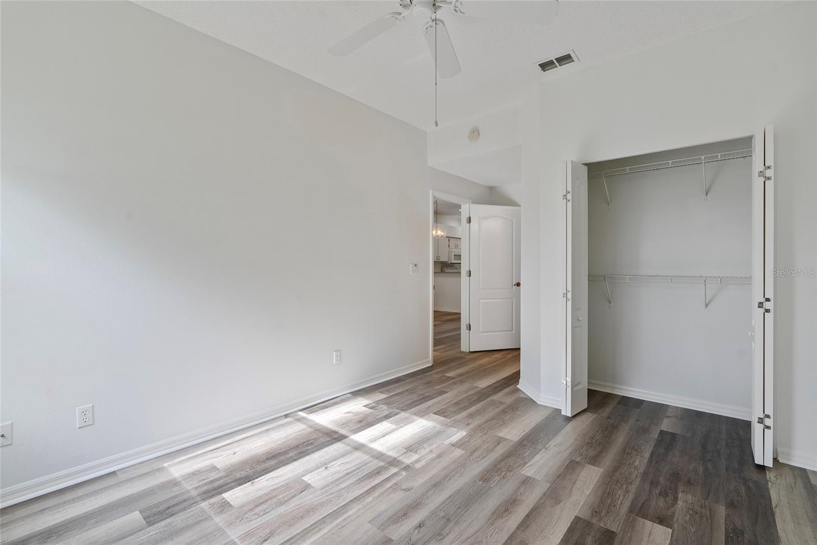 Photo 6 of 819 TREMONT GREENS LN
