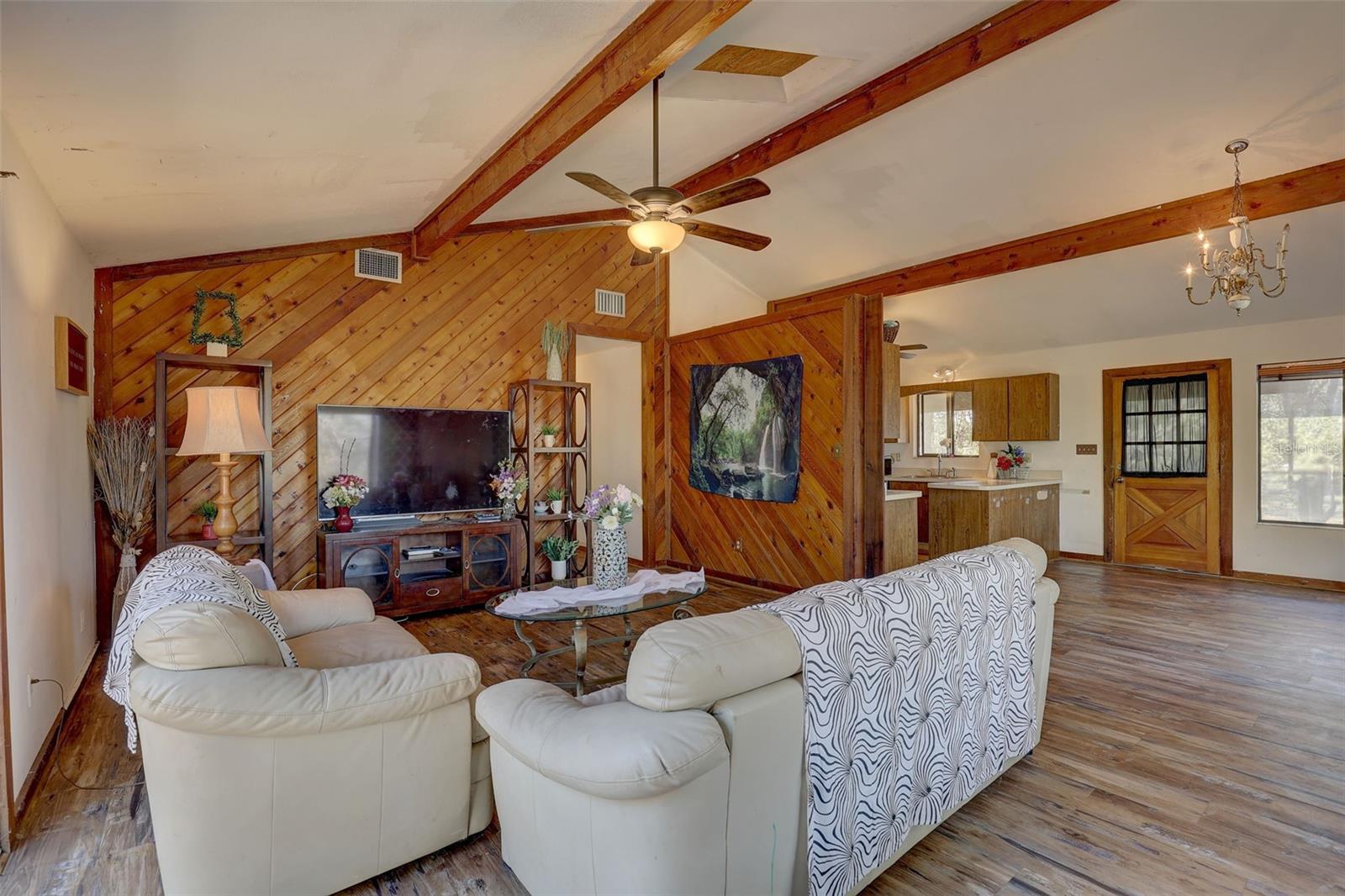 Photo 4 of 1106 OXBOW RD