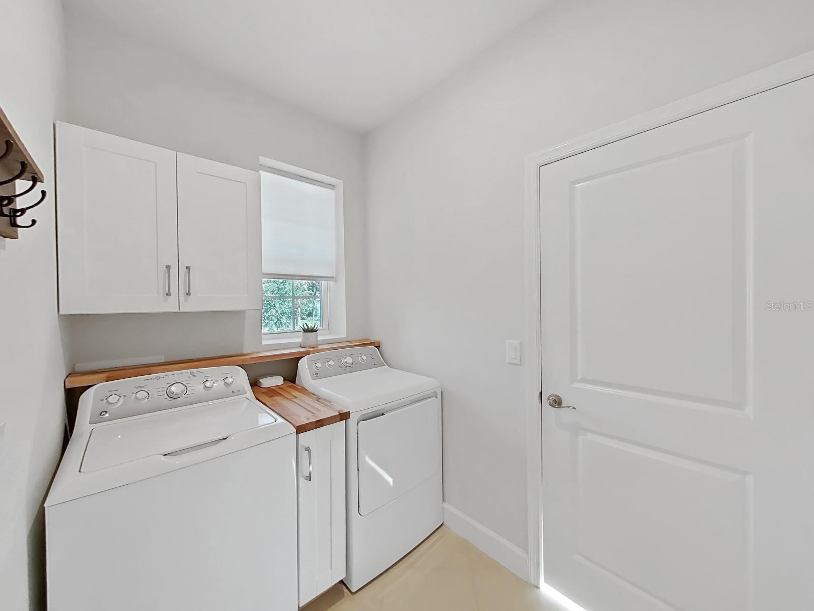 Photo 6 of 11633 MANDEVILLA VIEW WAY