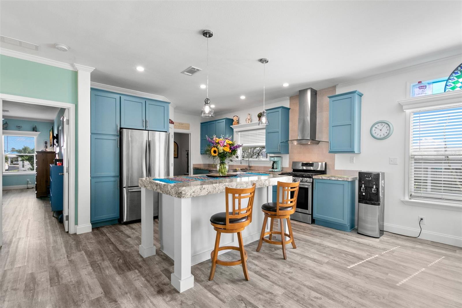 Photo 6 of 6901 AMERICANA DR NE #102