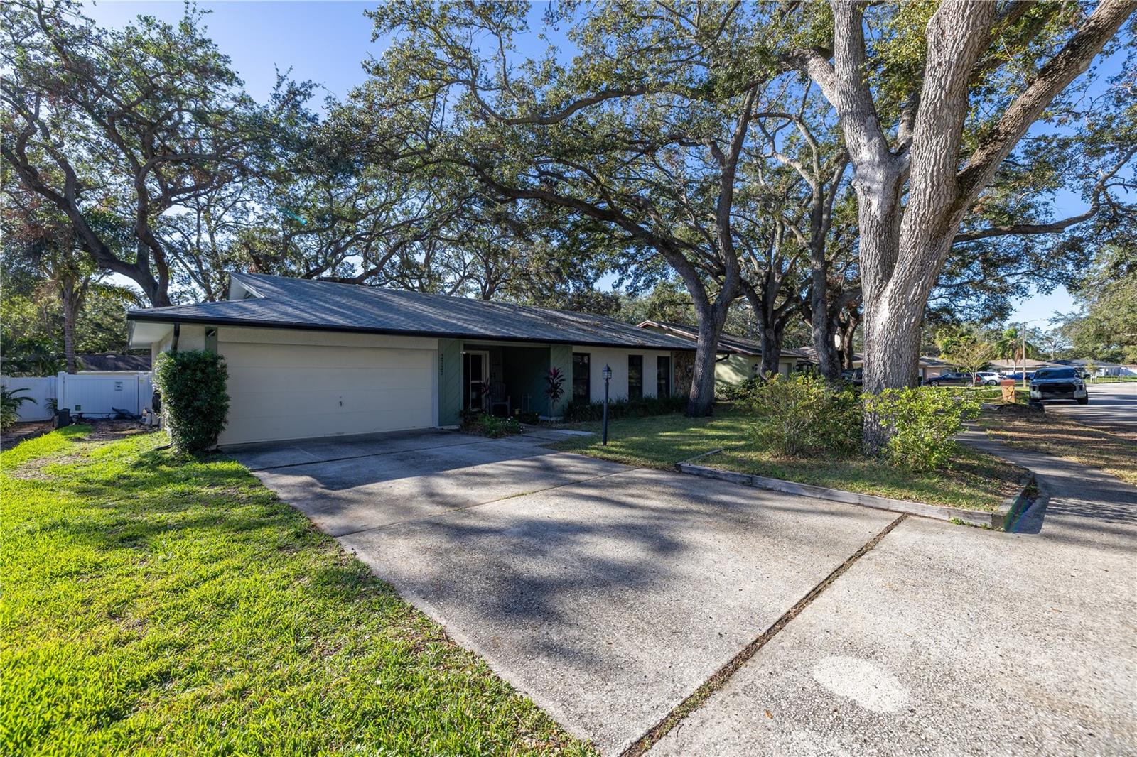 Photo of 2227 WILLOWBROOK DR