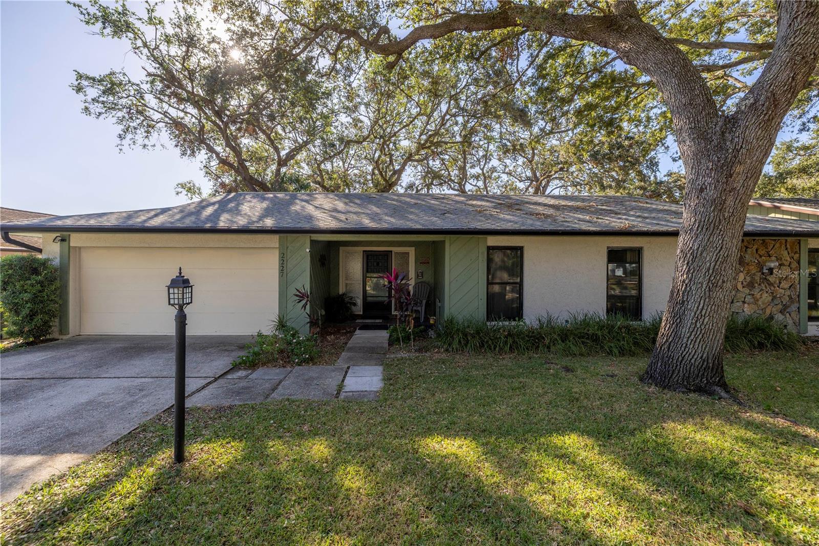 Photo 2 of 2227 WILLOWBROOK DR
