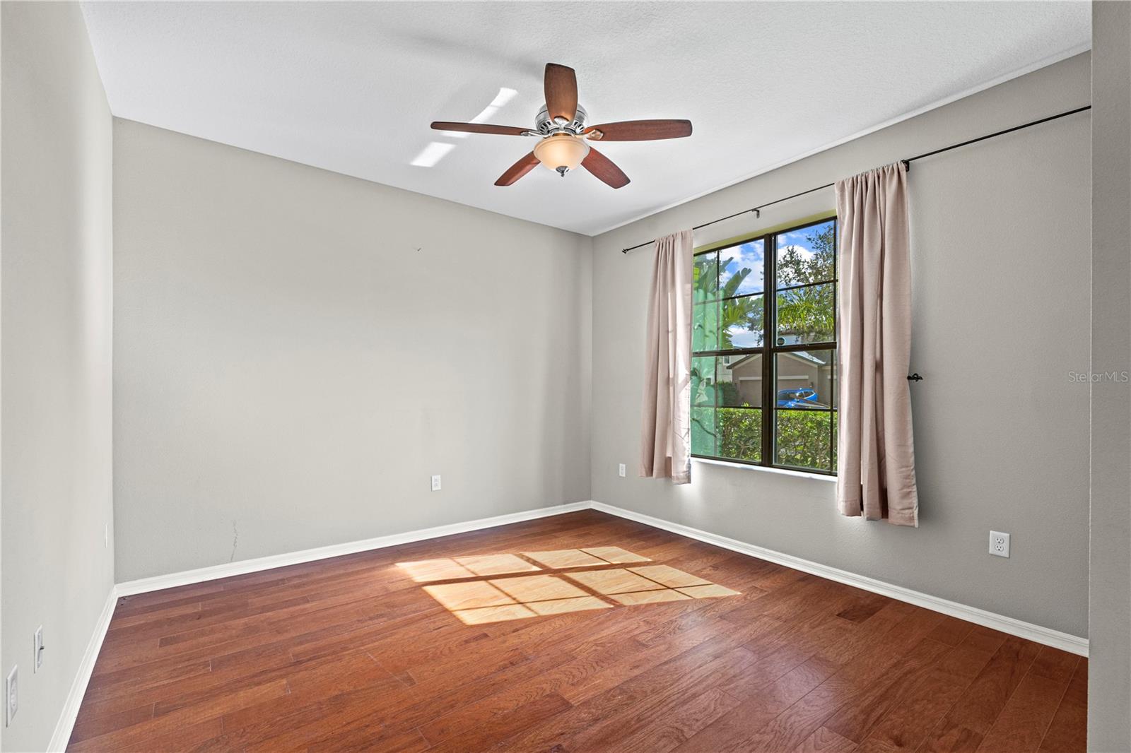 Photo 7 of 11818 GILMERTON DR