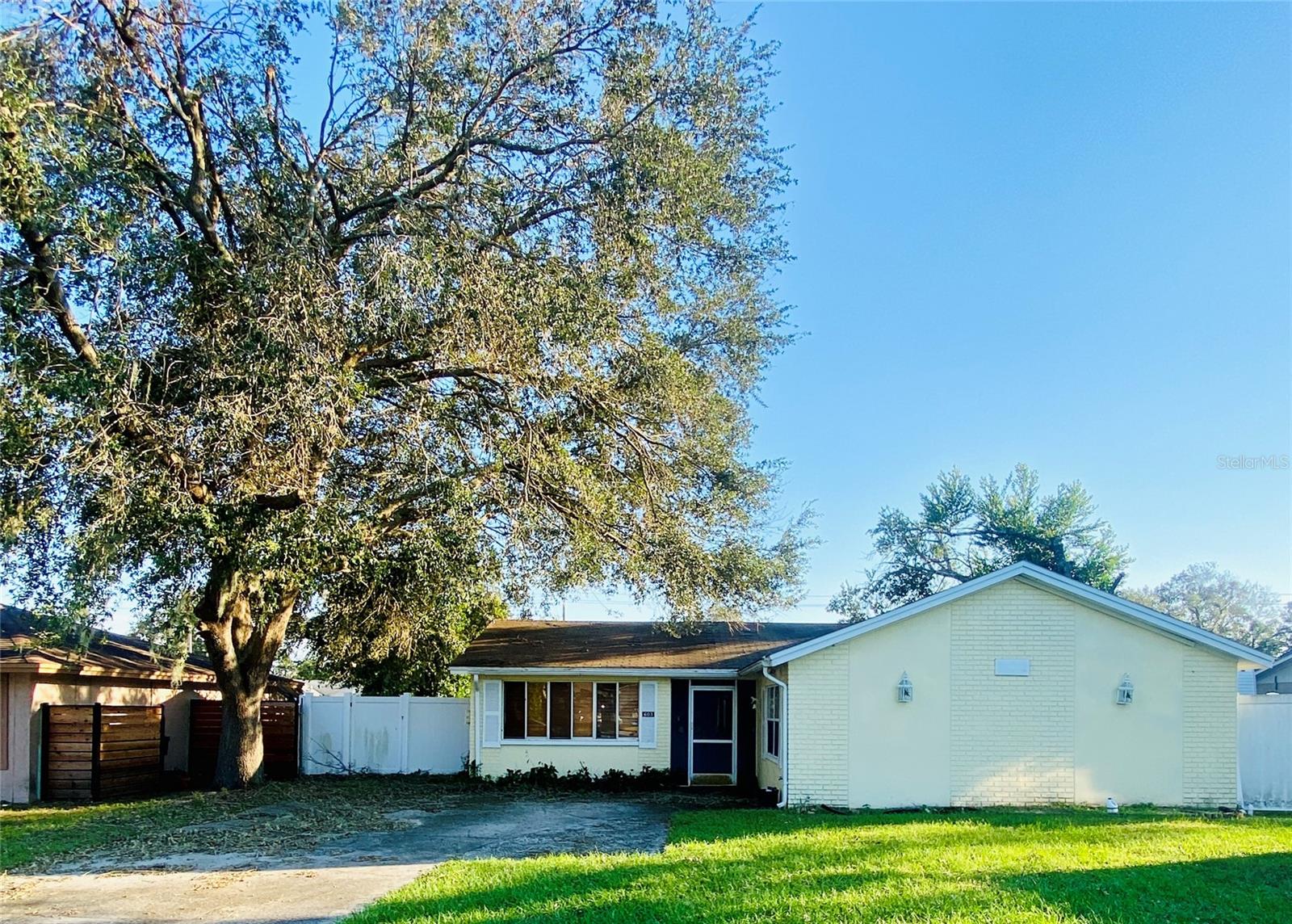 Photo of 603 HIGHVIEW CIR S