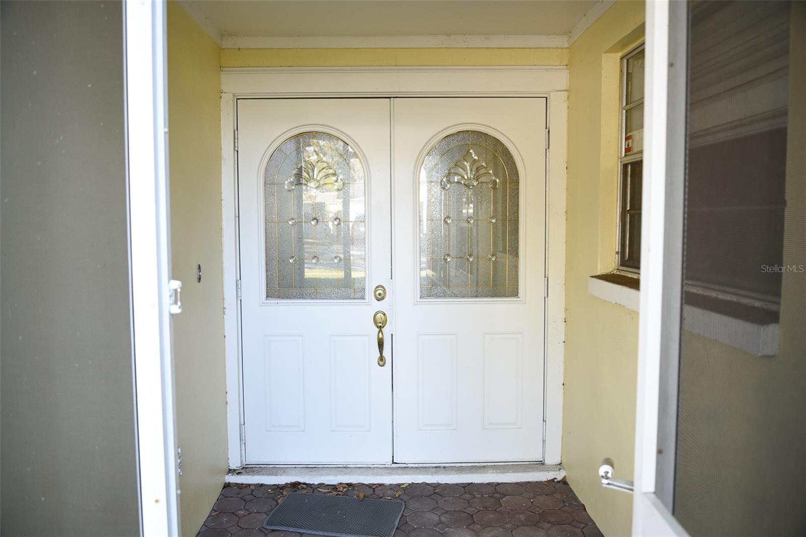 Photo 2 of 603 HIGHVIEW CIR S