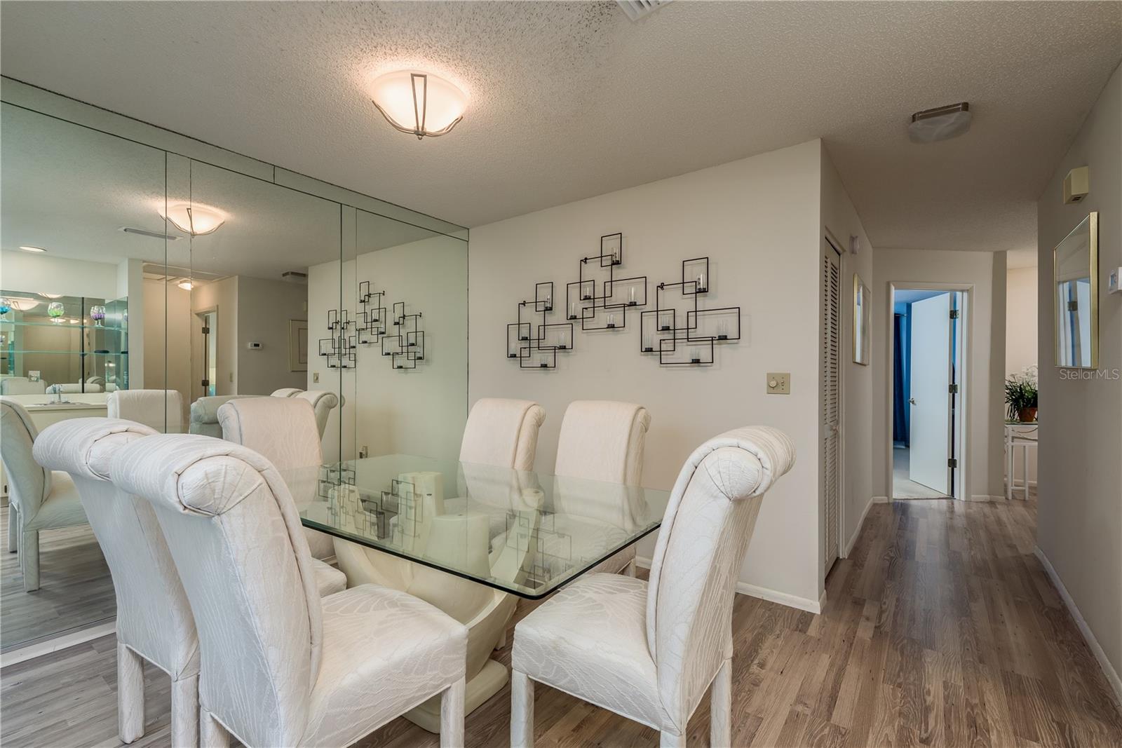 Photo 6 of 11337 VERSAILLES LN #F