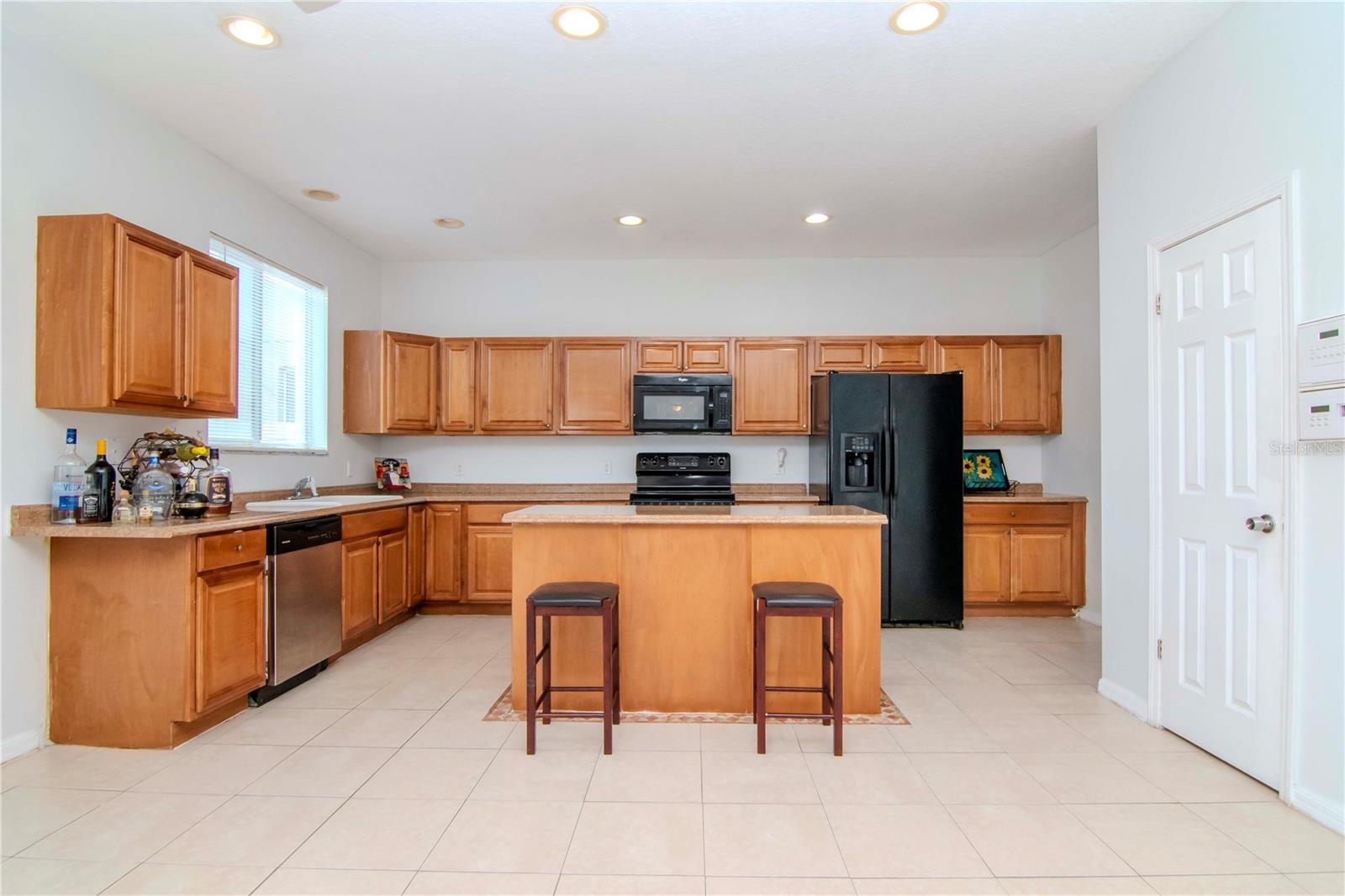 Photo 5 of 10454 RIVER BREAM DR