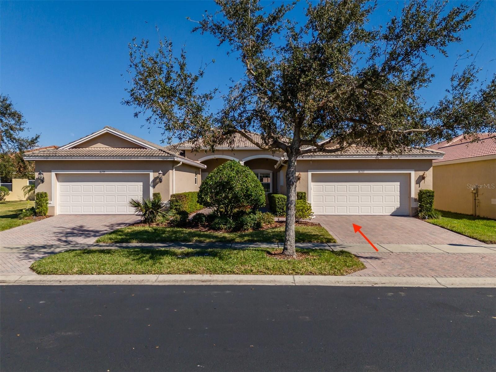 Photo 3 of 16233 AMETHYST KEY DR