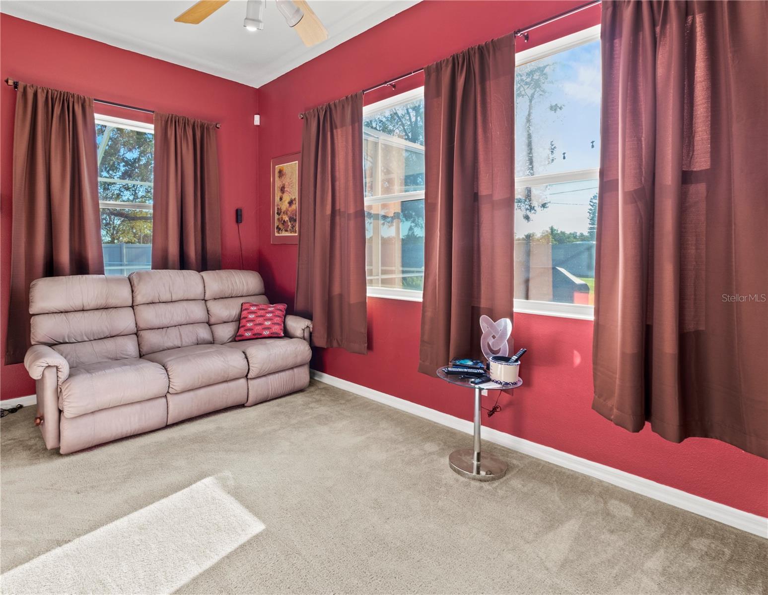 Photo 5 of 4121 70TH STREET CIR E