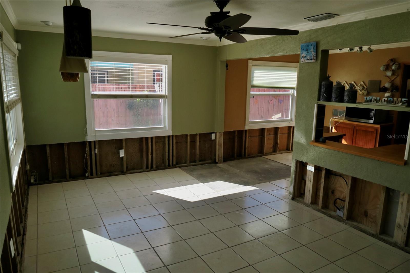Photo 6 of 2655 MIRIAM ST S