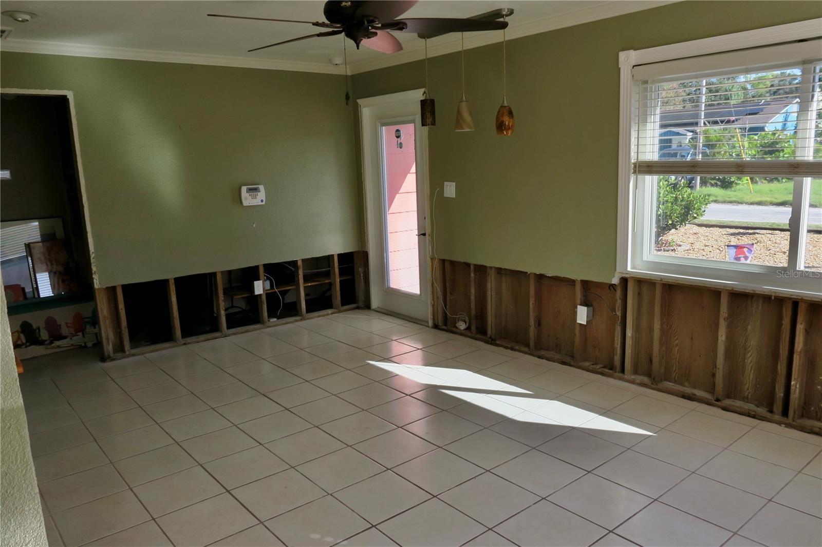 Photo 7 of 2655 MIRIAM ST S