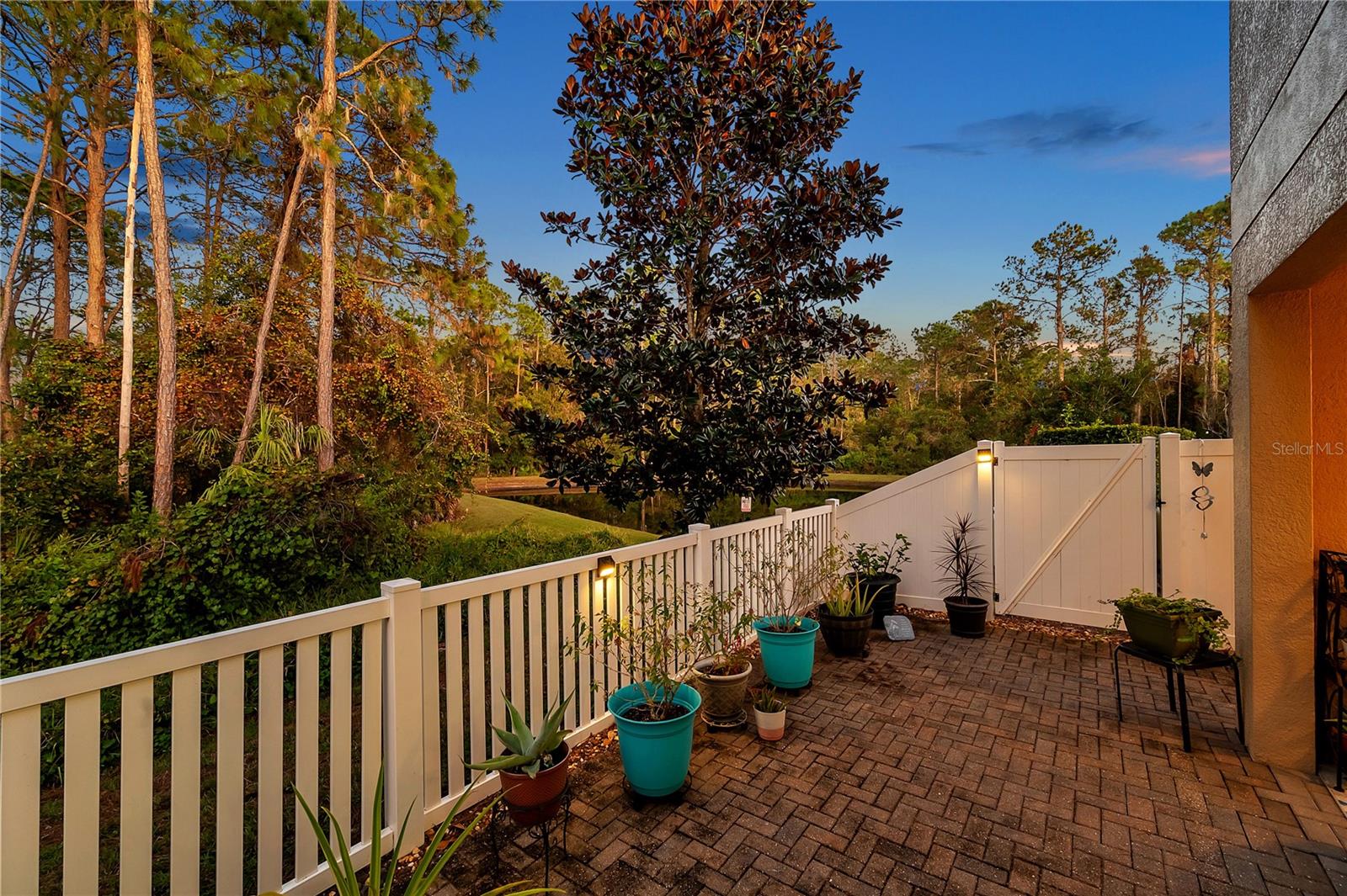 Photo 3 of 11922 GREENGATE DR