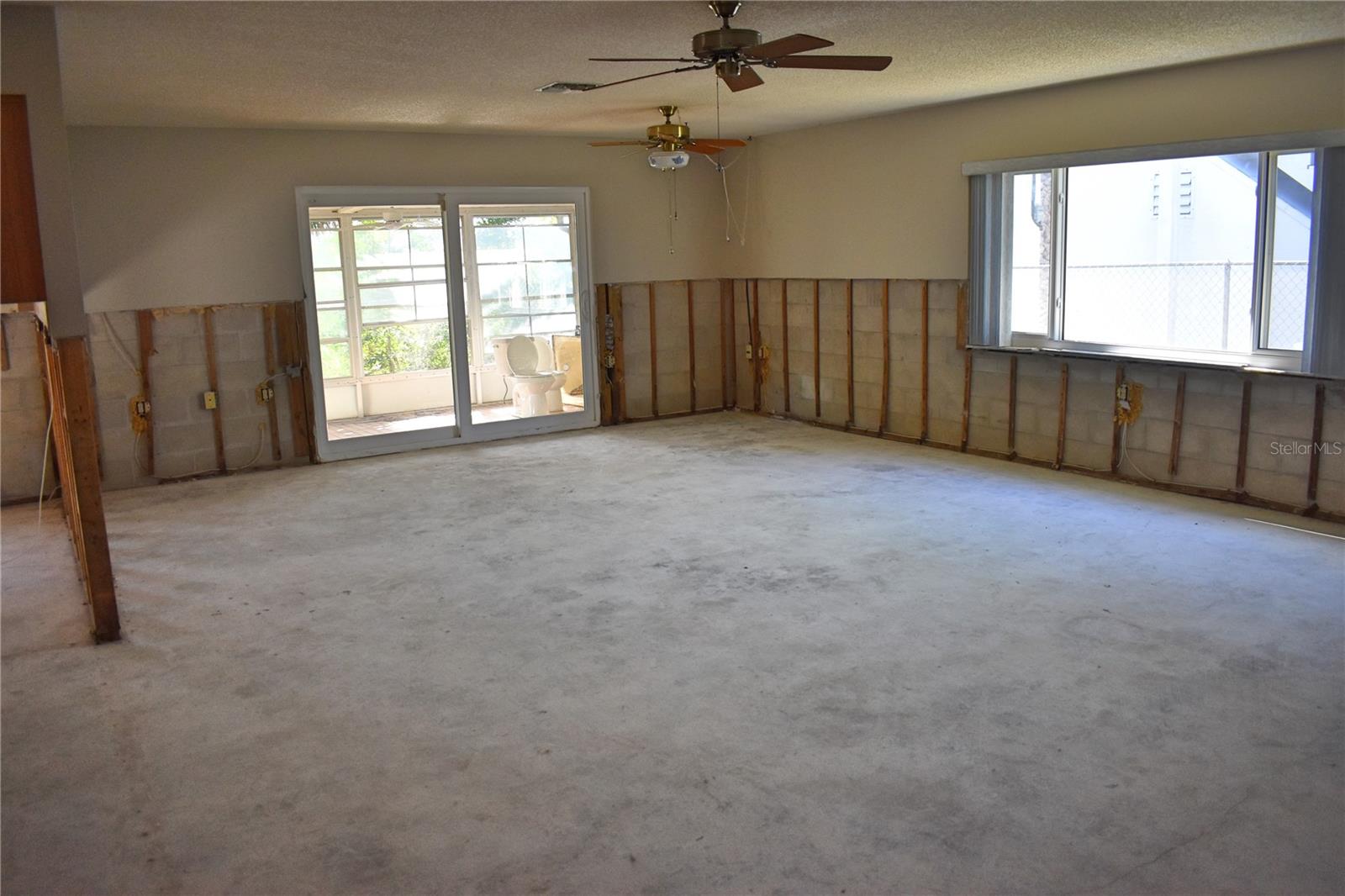 Photo 5 of 7028 SOUTHWIND DR
