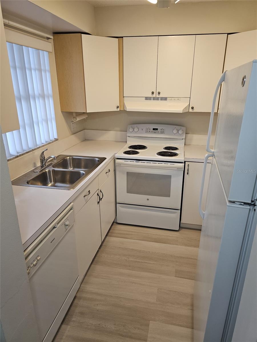 Photo 4 of 203 47TH AVENUE DR W #167