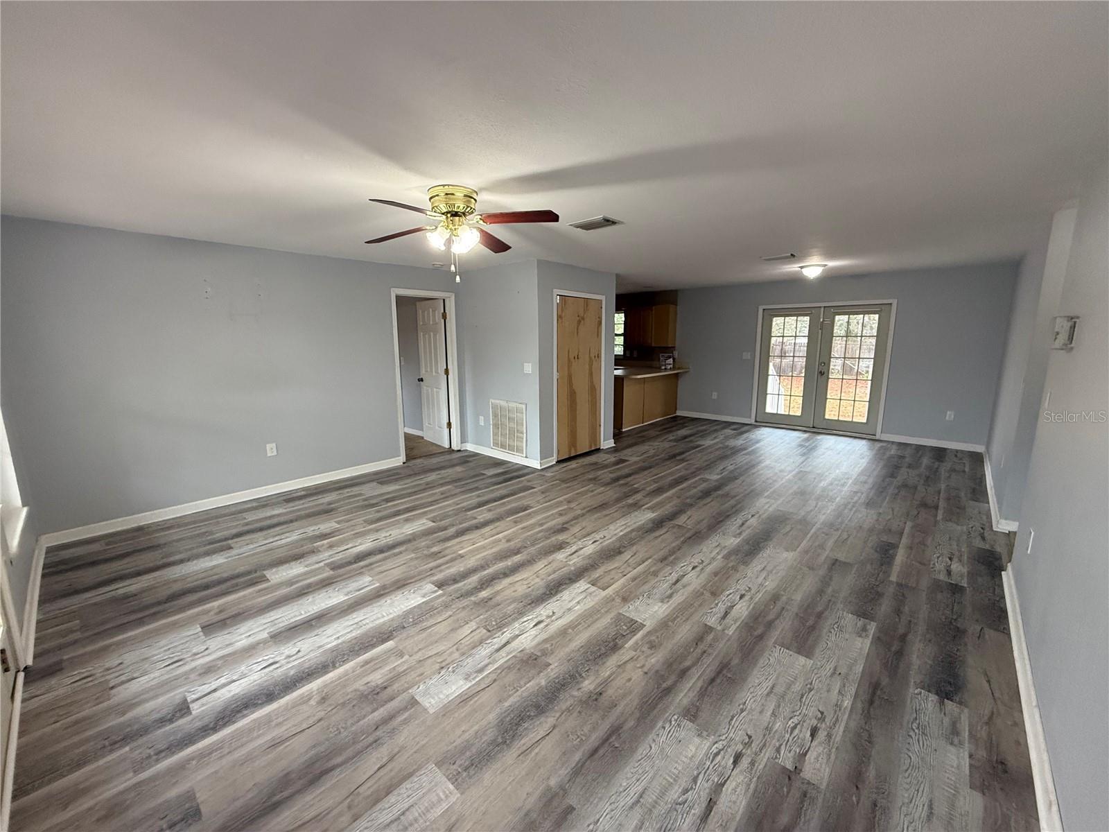 Photo 5 of 14925 GLENROCK RD