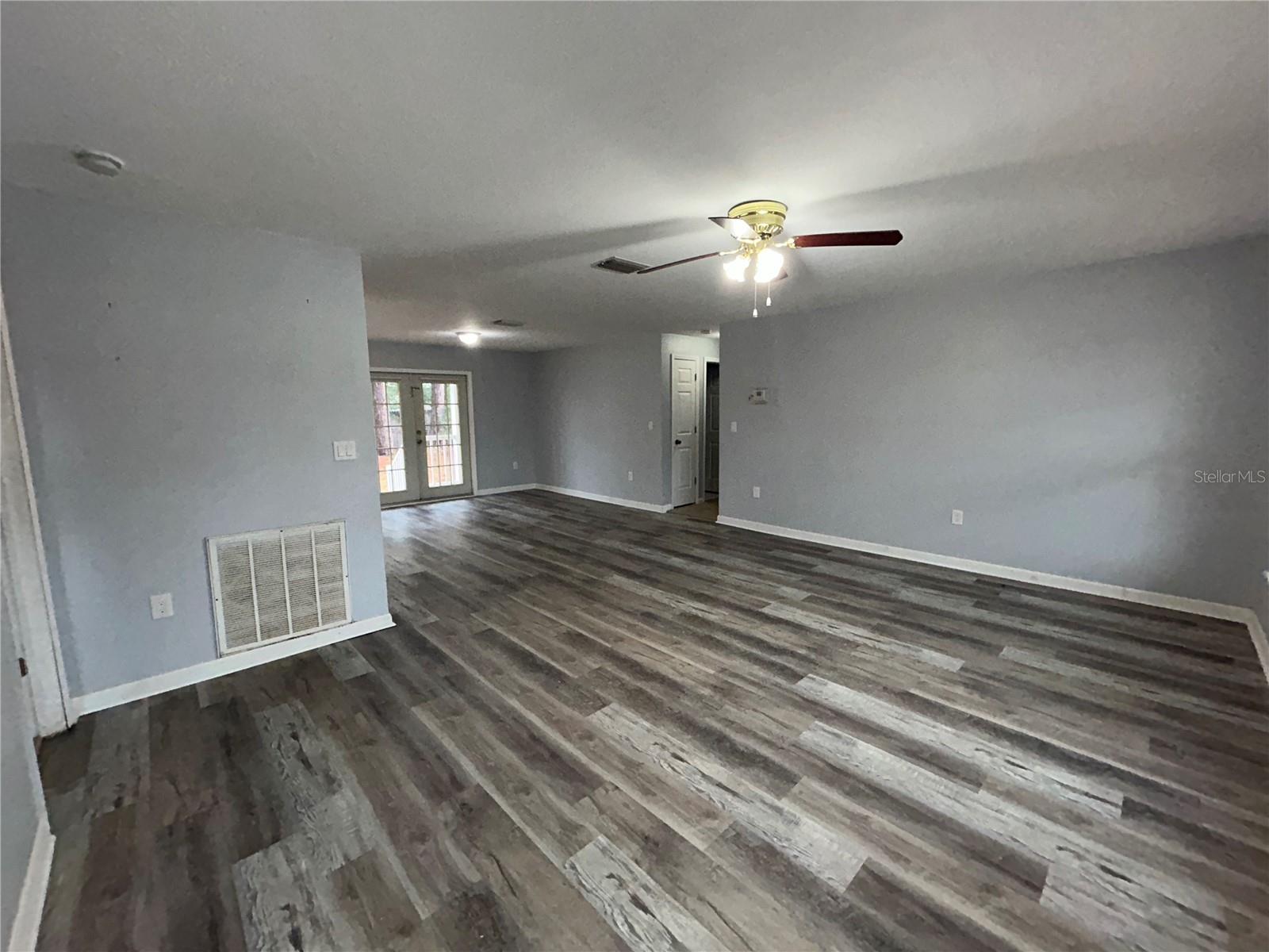 Photo 7 of 14925 GLENROCK RD