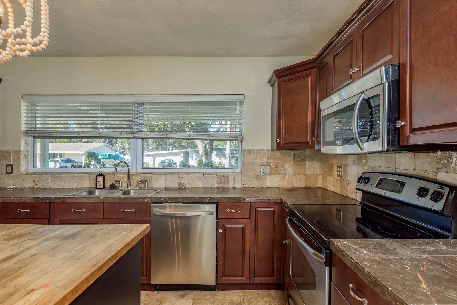 Photo 6 of 13516 CROFT DR S