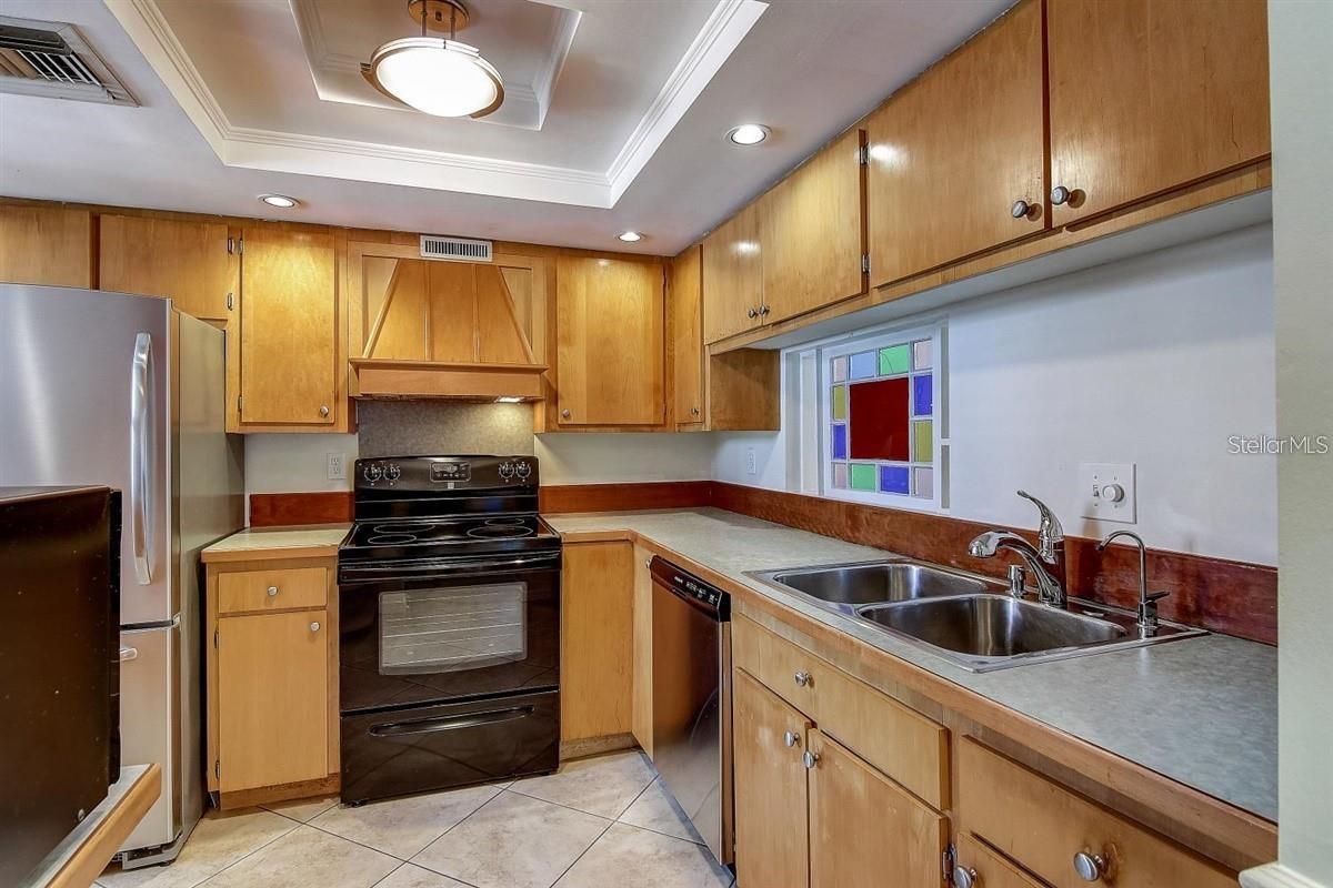 Photo 5 of 201 W LAUREL ST #308