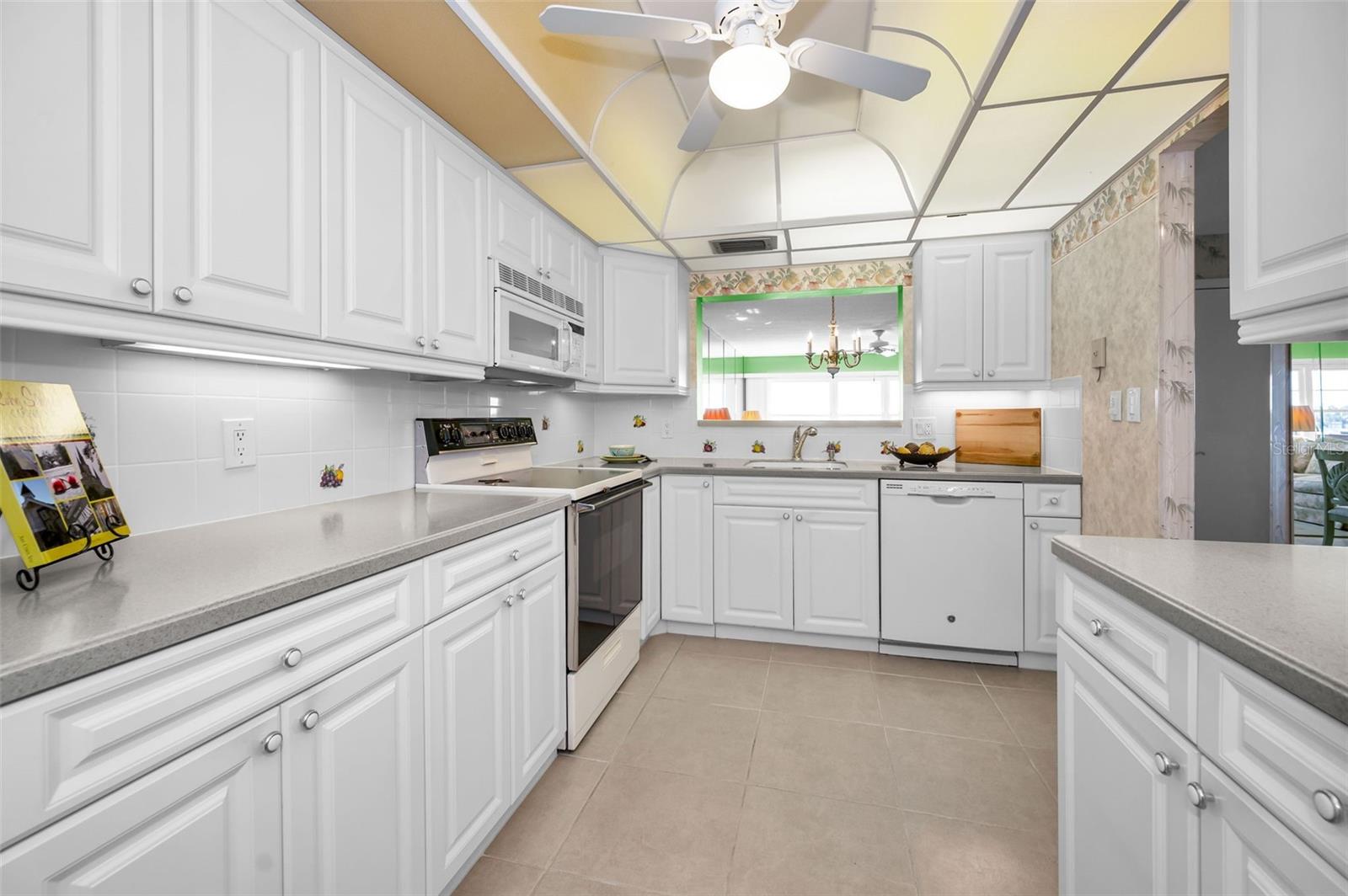 Photo 2 of 100 BLUFF VIEW DR #207C