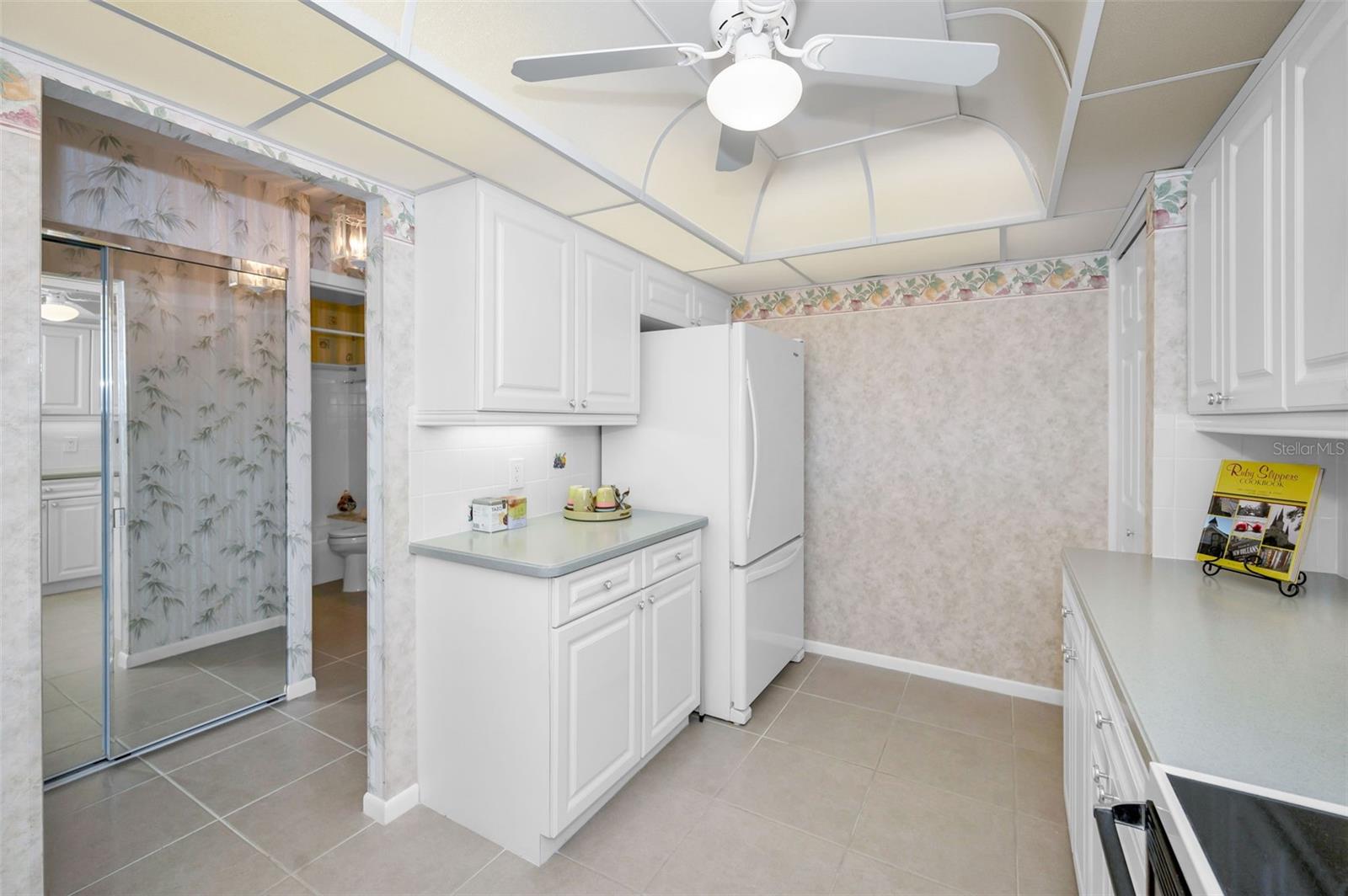 Photo 3 of 100 BLUFF VIEW DR #207C