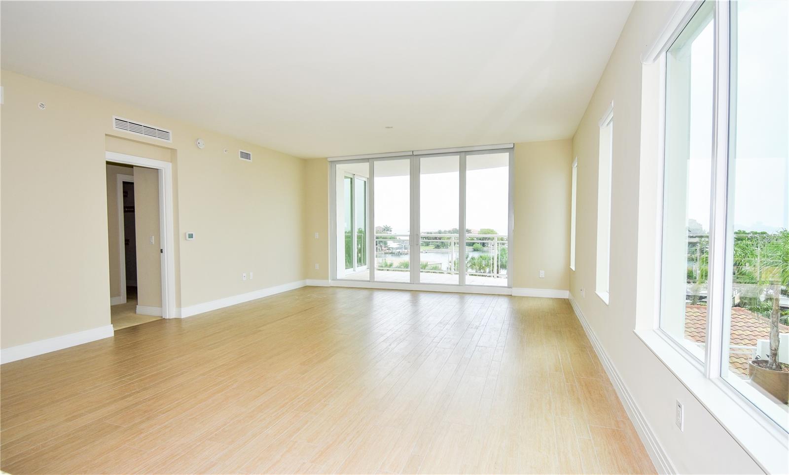 Photo 3 of 1325 SNELL ISLE BLVD NE #407