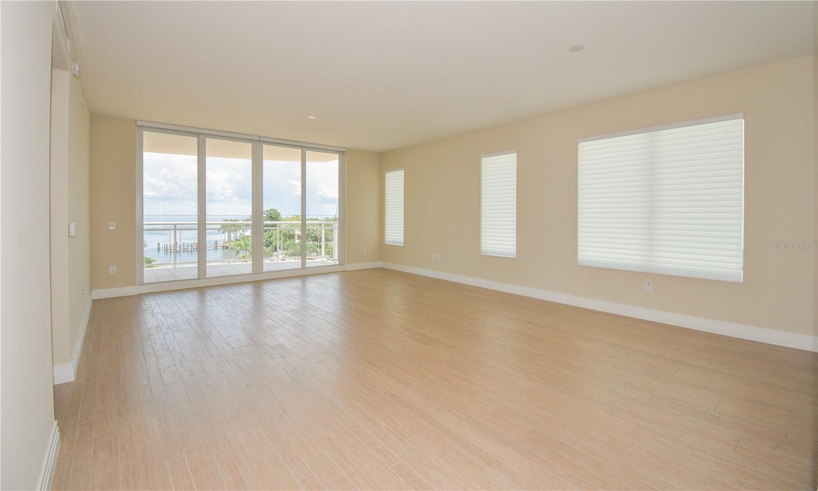 Photo 4 of 1325 SNELL ISLE BLVD NE #407