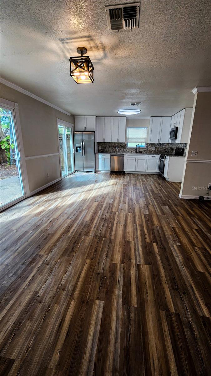 Photo 5 of 720 LAKE PALMS DR