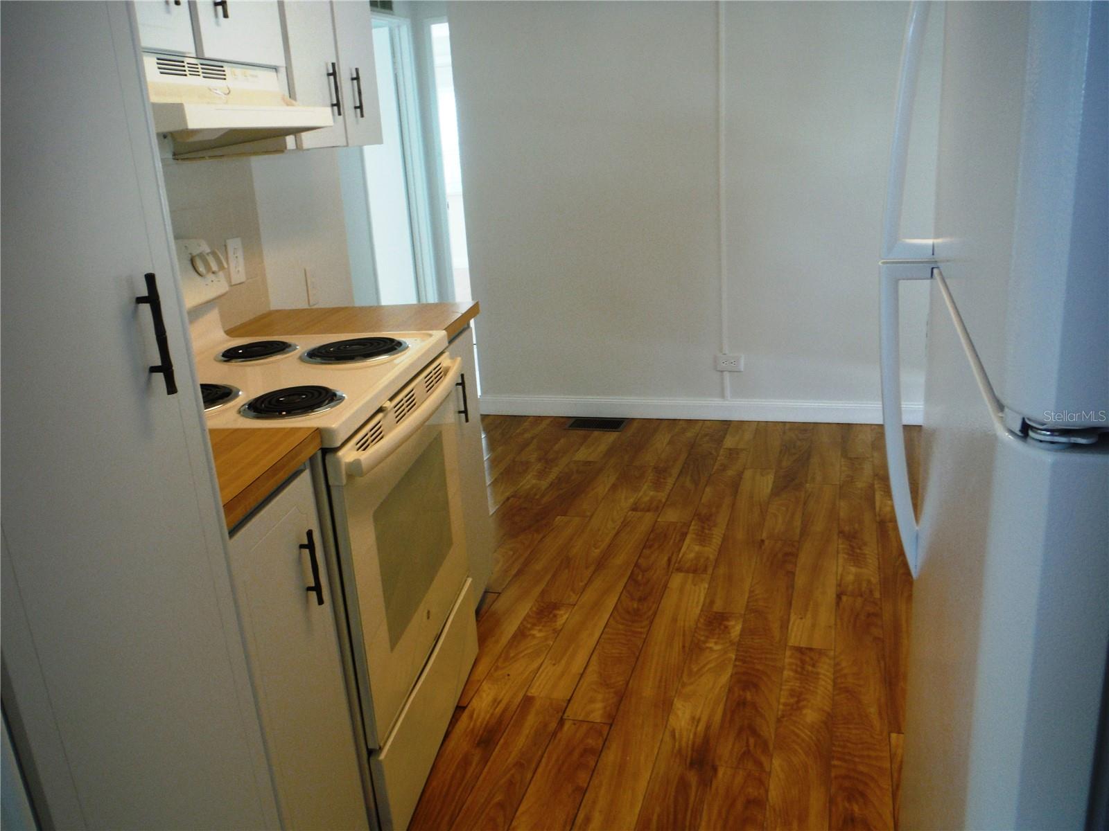 Photo 6 of 90 CHESTNUT DR #11