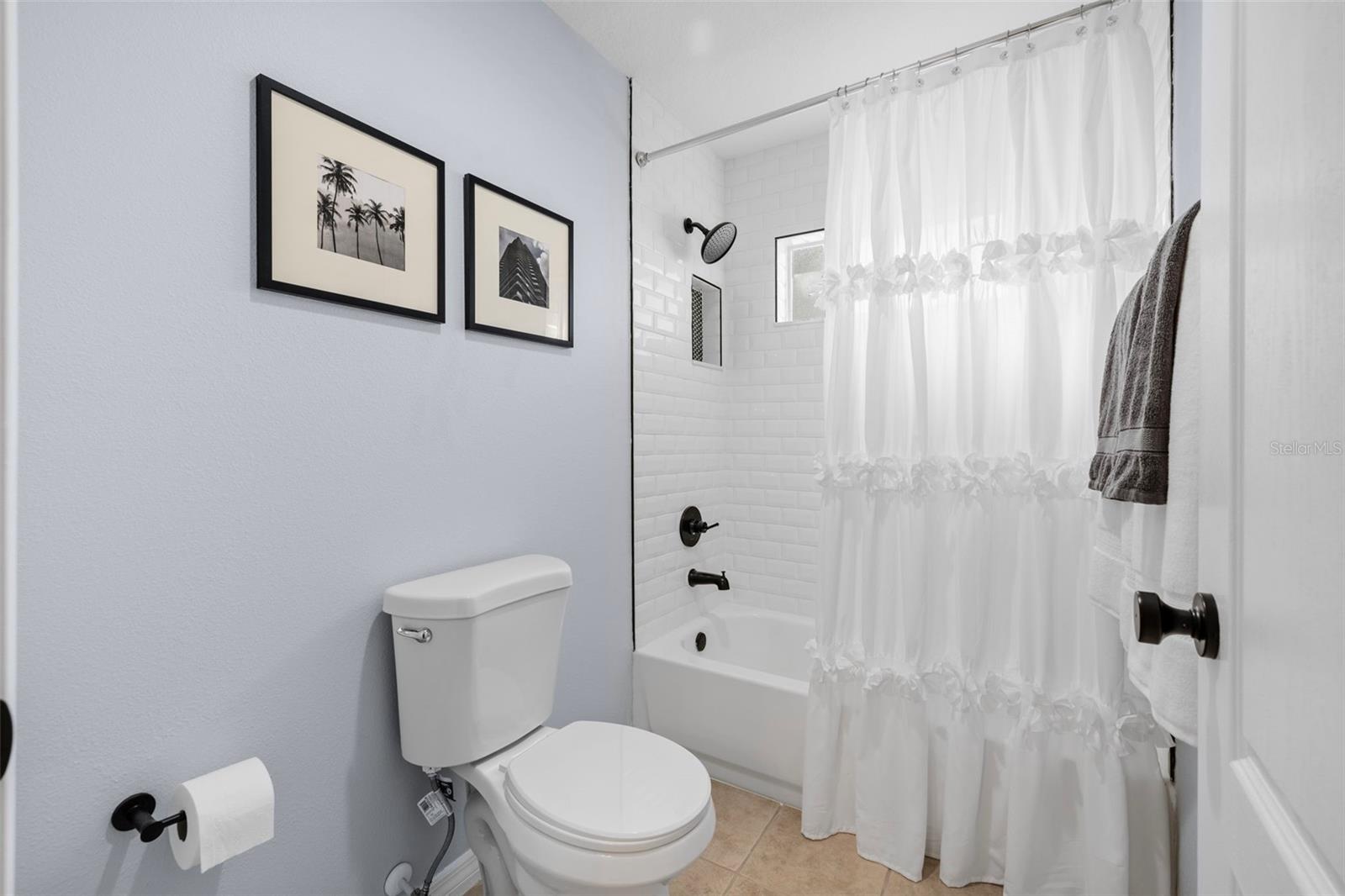 Photo 4 of 10101 PADDOCK OAKS DR