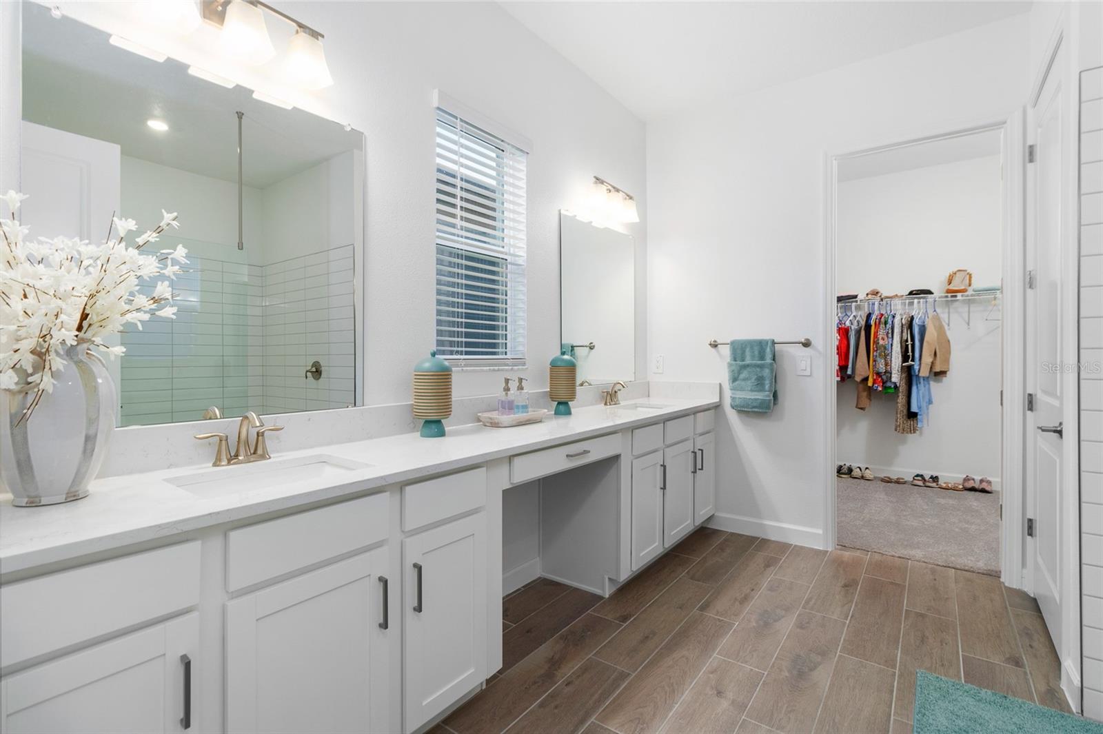 Photo 7 of 10864 BANYAN BREEZE BLVD