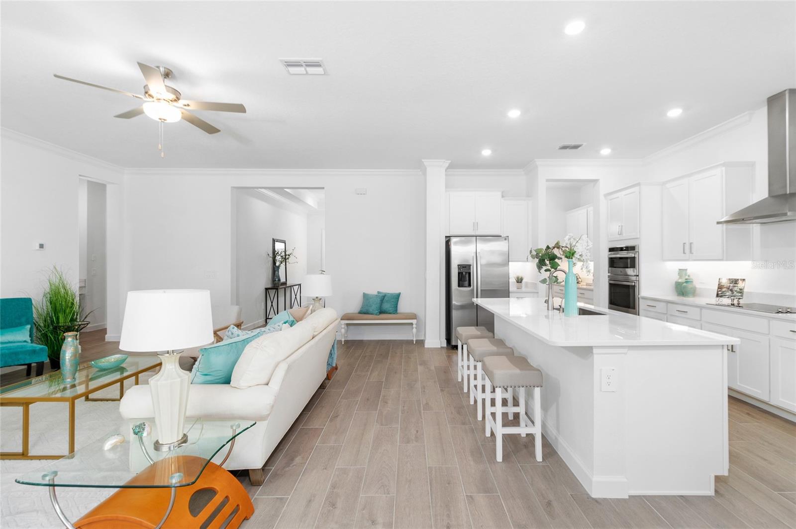 Photo 2 of 10864 BANYAN BREEZE BLVD