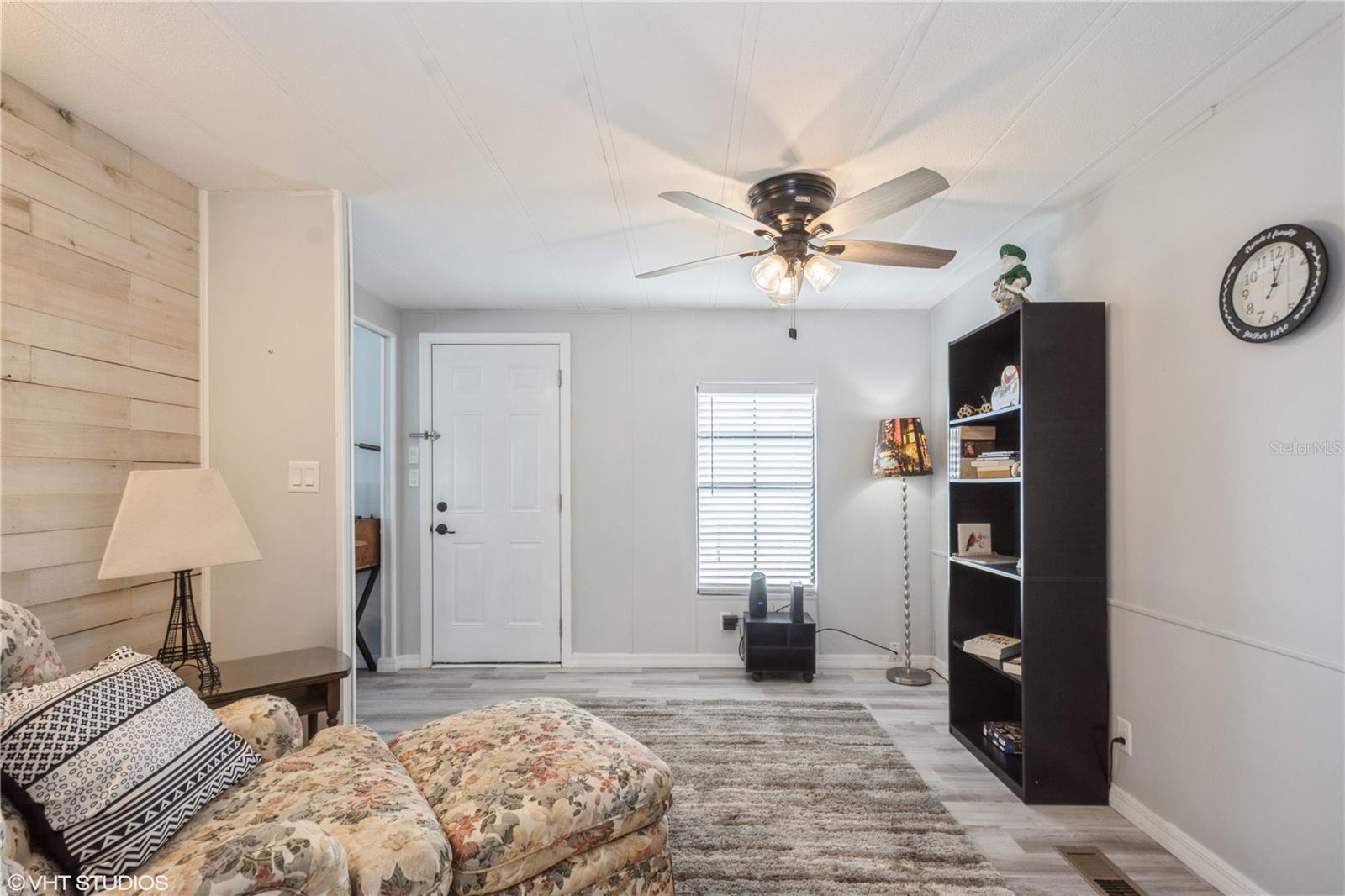 Photo 5 of 233 TARPON LN