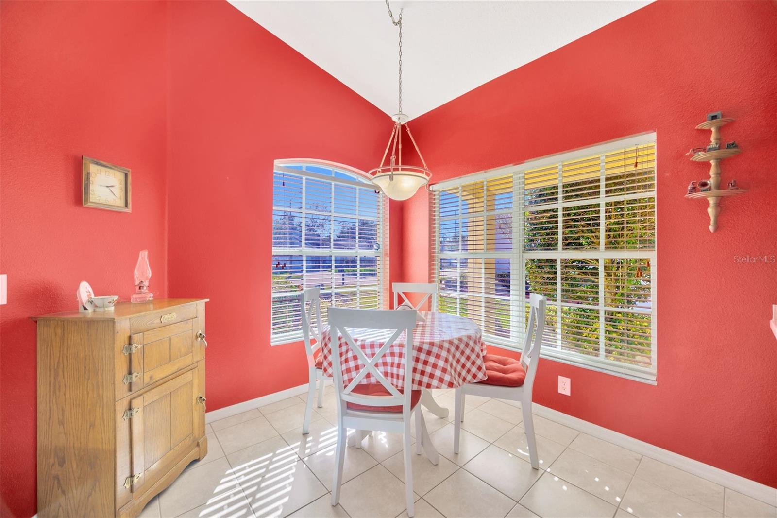 Photo 7 of 2852 BANYAN HILL LN