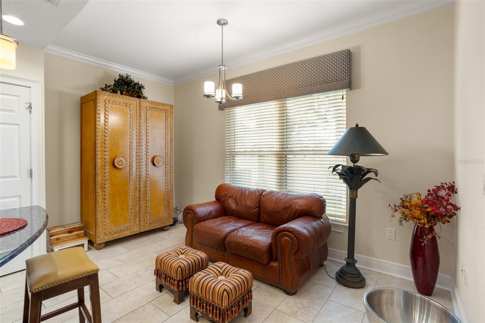 Photo 7 of 829 DATE PALM LN