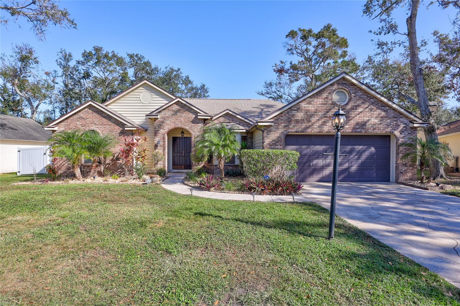 Photo of 3810 HOLLOW WOOD DR