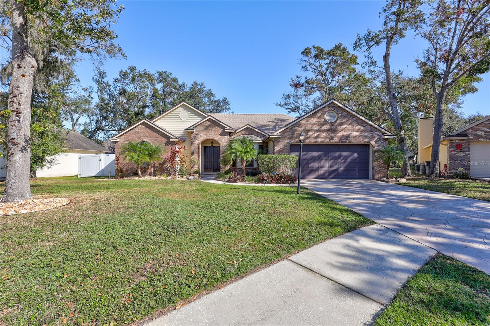 Photo 3 of 3810 HOLLOW WOOD DR