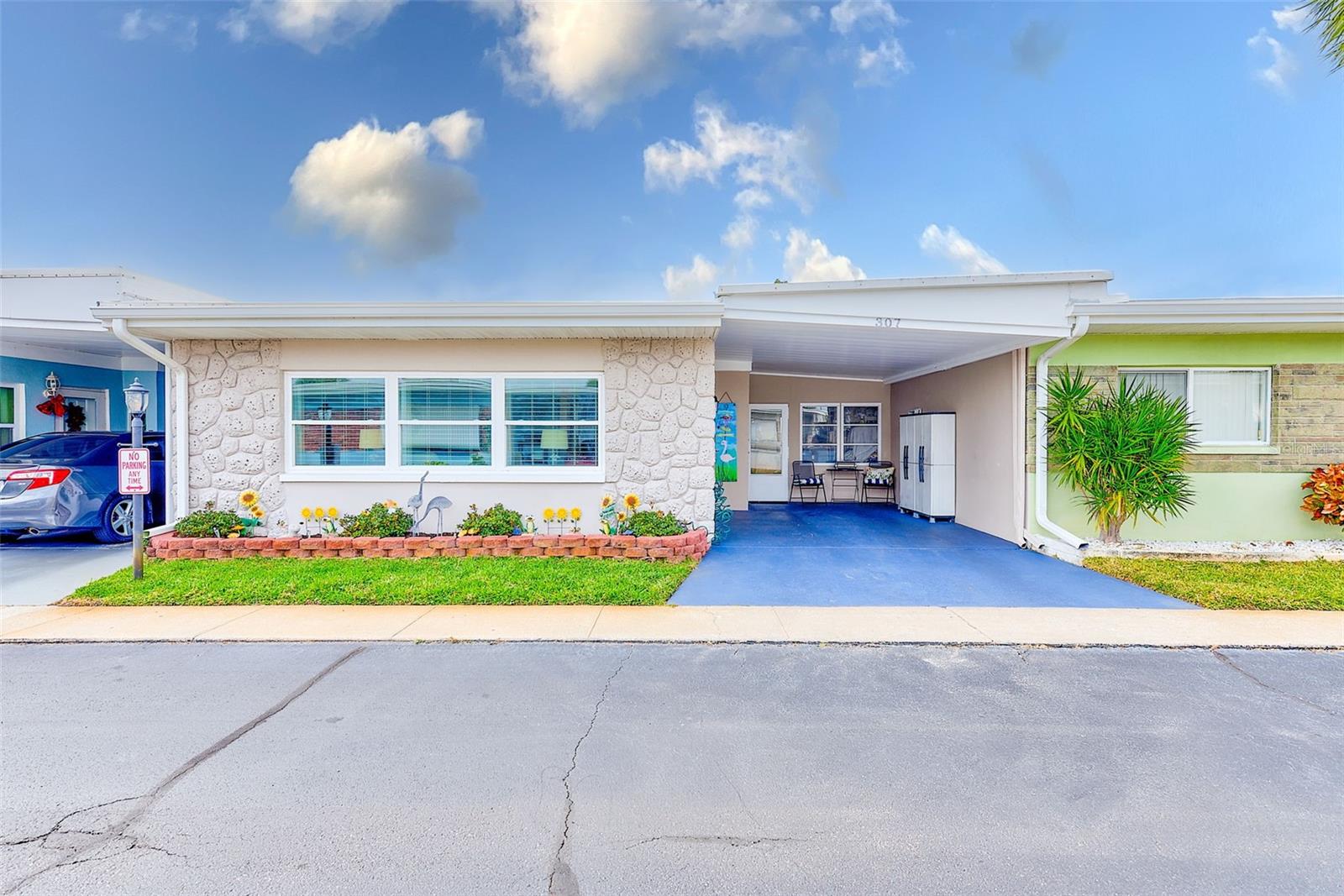 Photo of 250 ROSERY RD NW #307