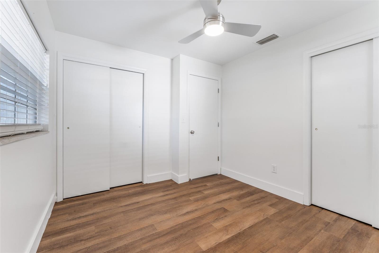 Photo 4 of 10206 LOLA ST