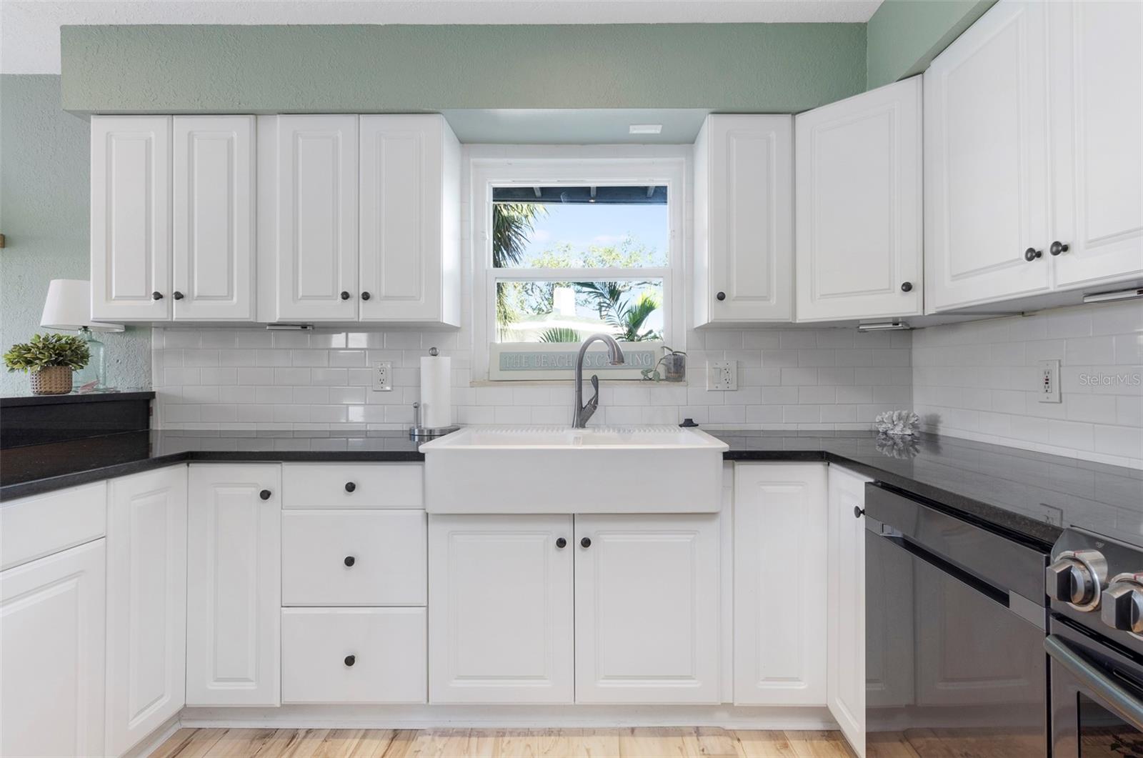 Photo 6 of 115 CANAL AVE #1