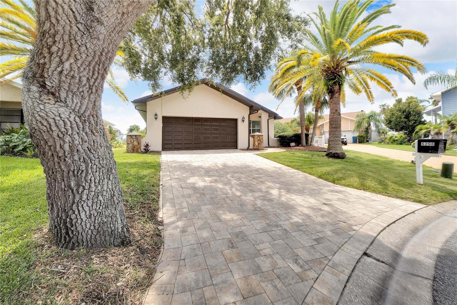 Photo of 6208 SPOONBILL DR
