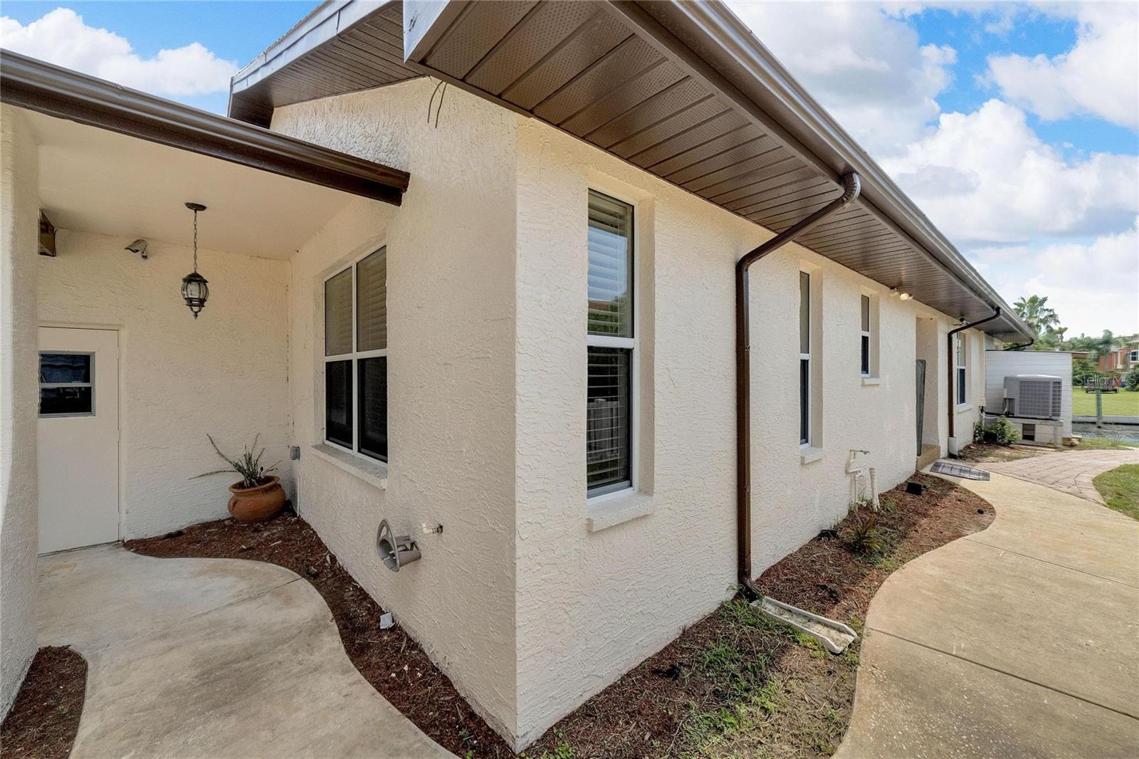 Photo 6 of 6208 SPOONBILL DR