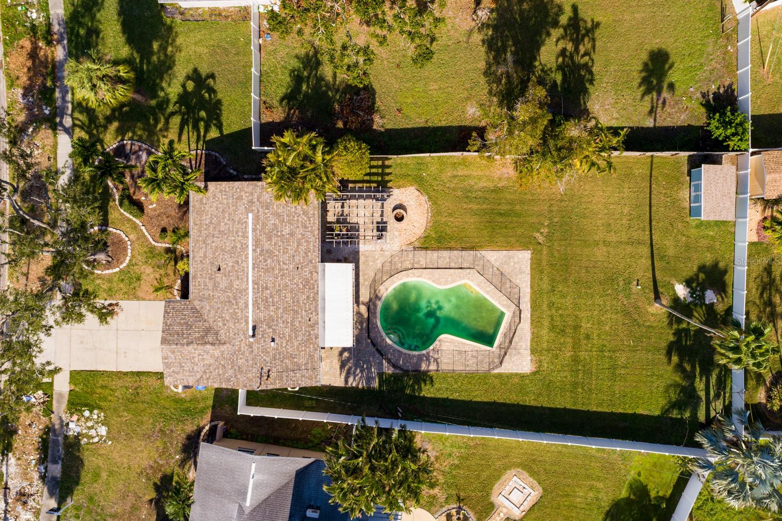 Photo 3 of 5801 VENETIAN BLVD NE