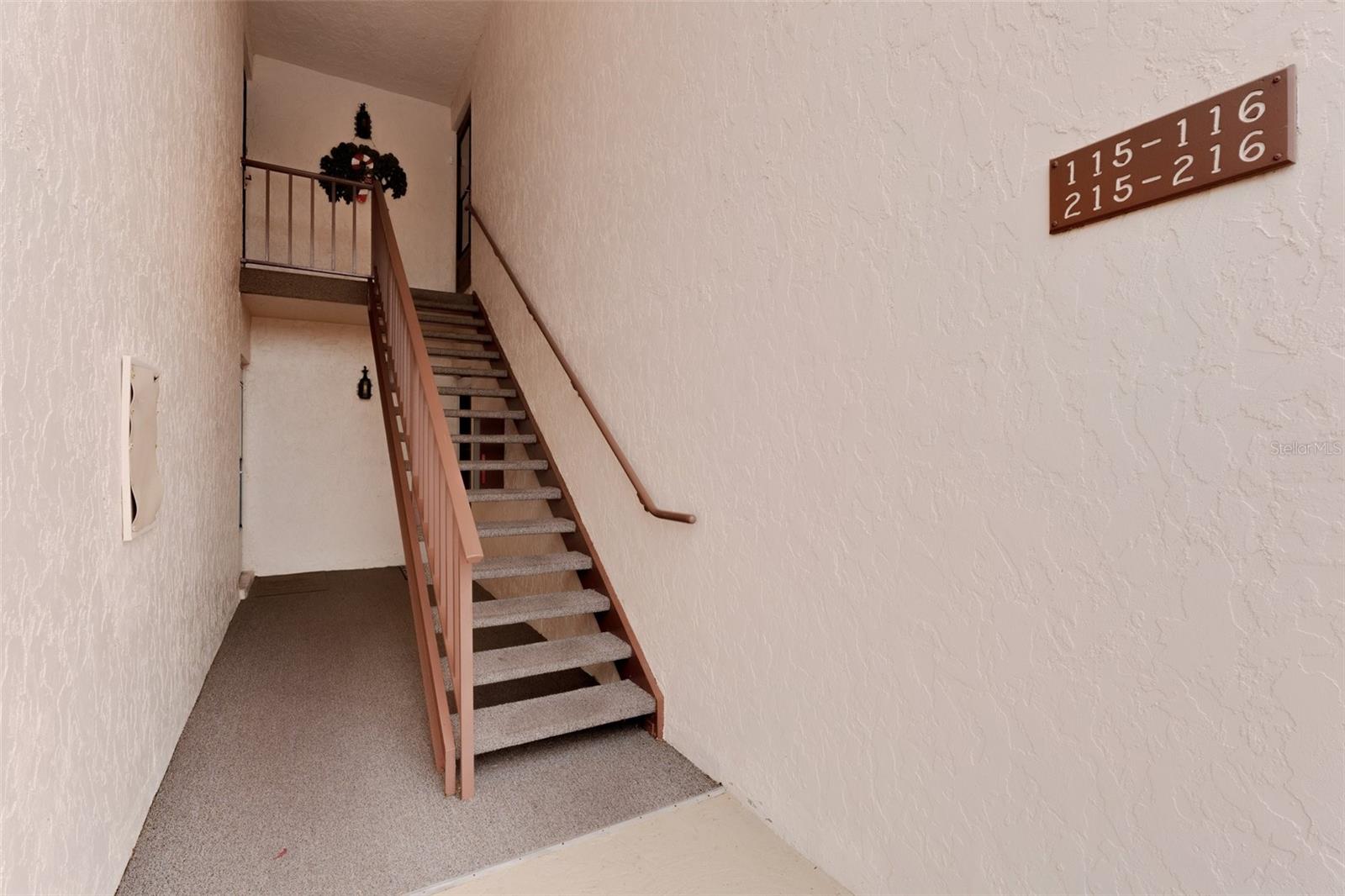 Photo 5 of 216 FERNWOOD CIR #216