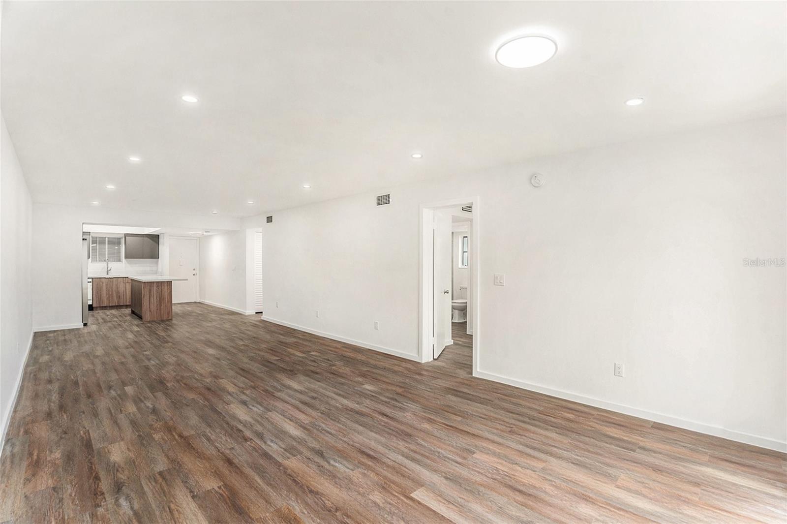 Photo 6 of 801 83RD AVE N #120