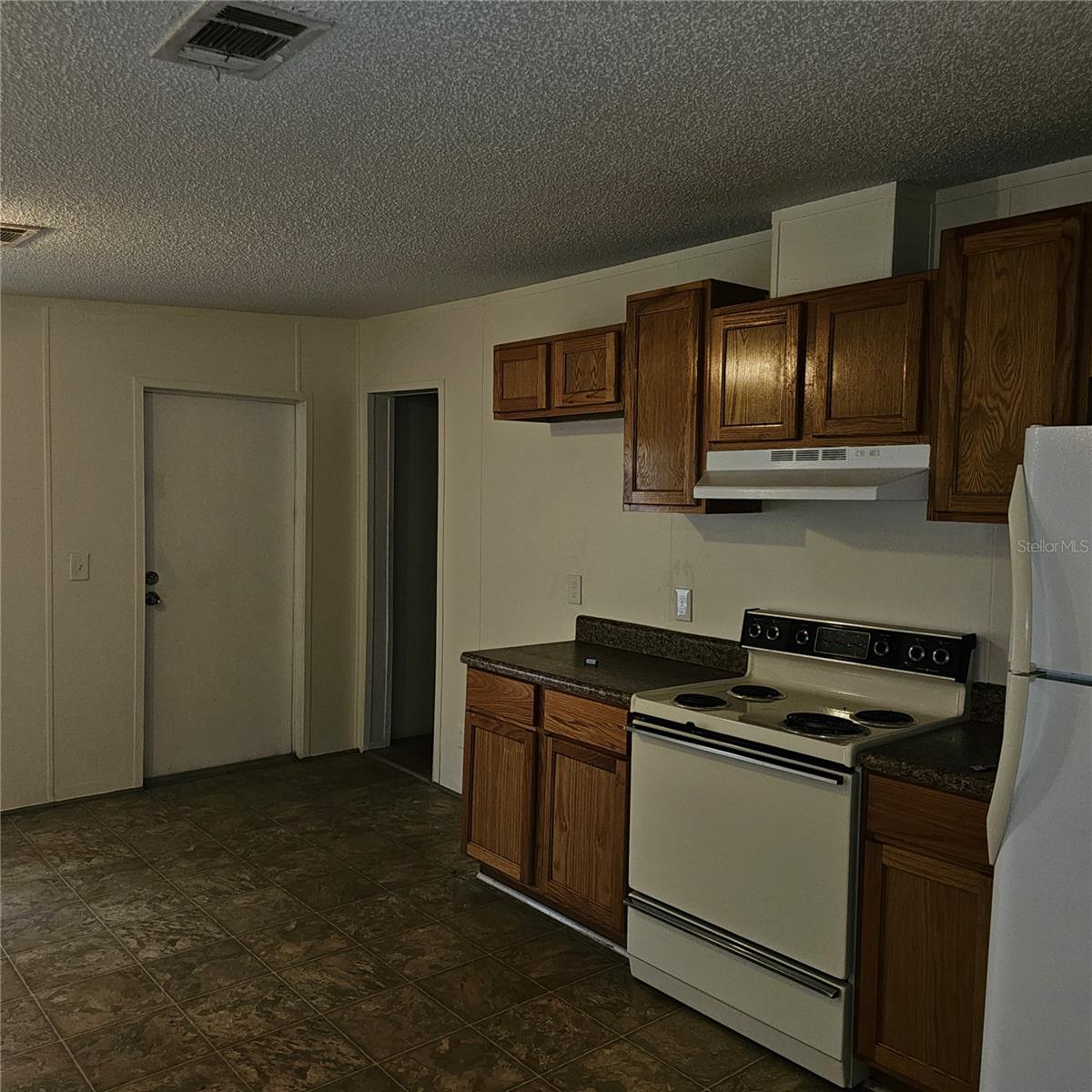 Photo 2 of 606 OCEAN MIST CT